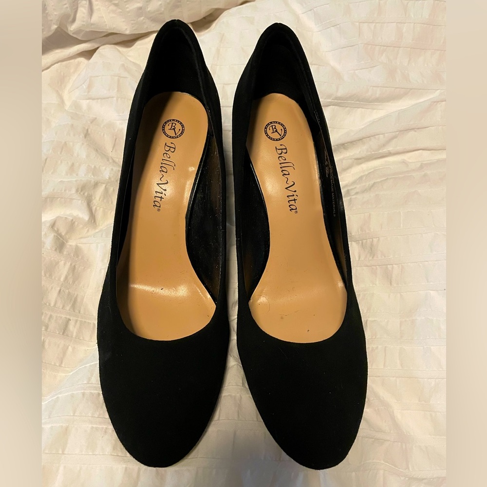 Bella Vita Nara black kid suede pump